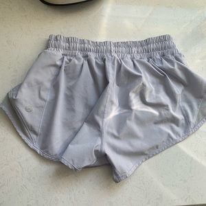 LULULEMON SHORTS SIZE 4 (RUN SMALL)